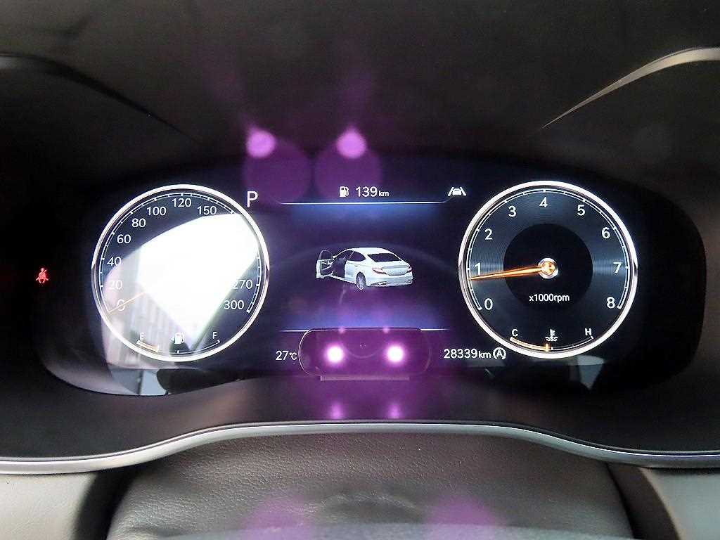 Genesis G70 - Vista 9