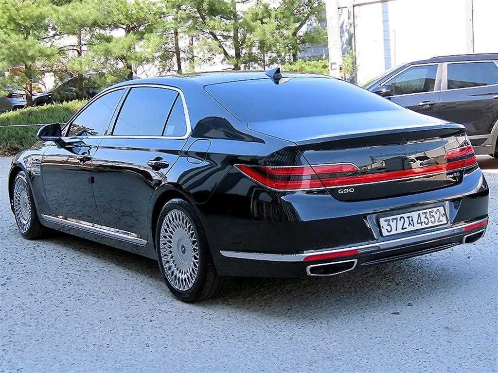 Genesis G90 - Vista 3