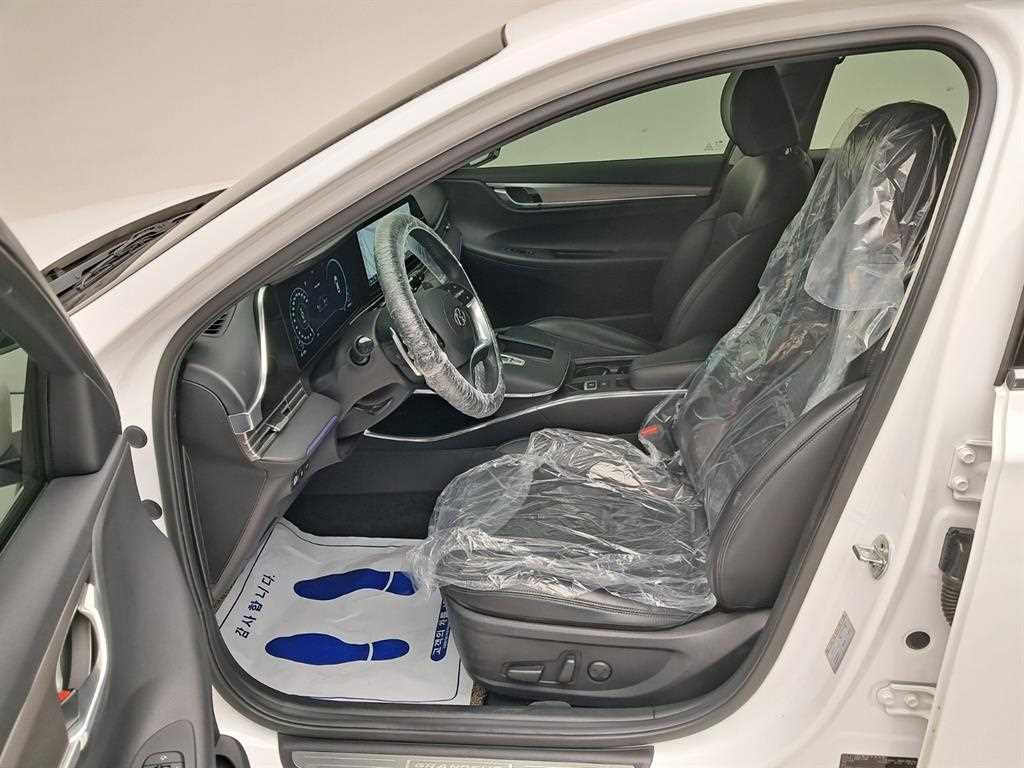 HYUNDAI Grandeur - Vista 11