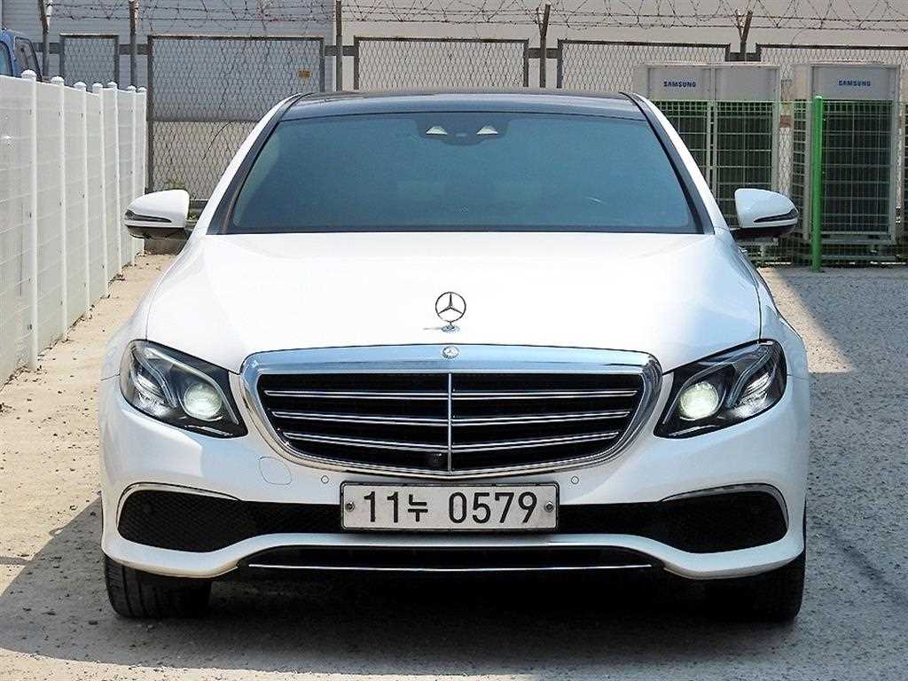 Mercedes Benz E class - Vista 2
