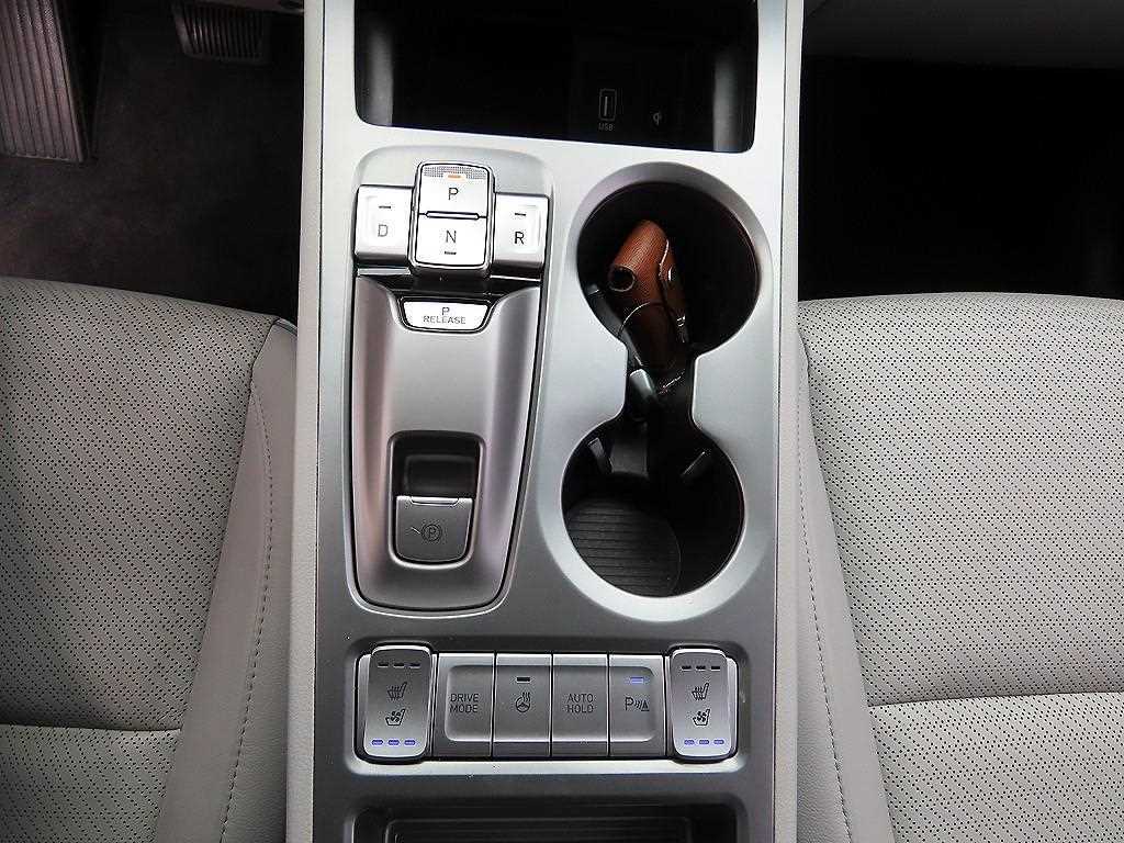 HYUNDAI Kona - Vista 11