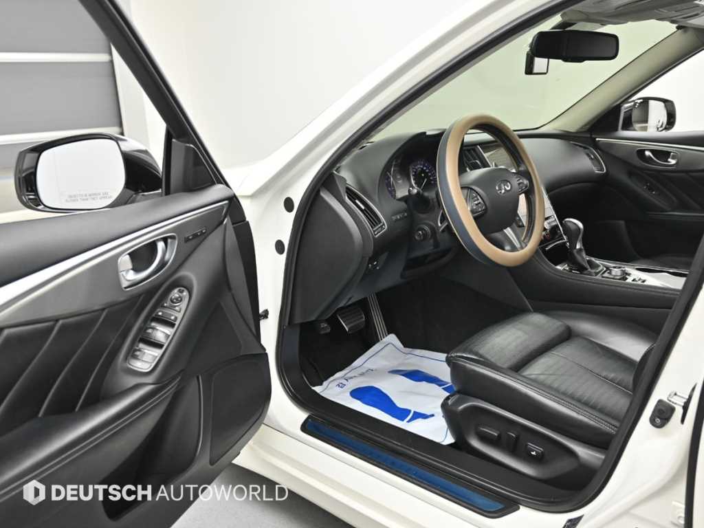 Infiniti Q - Vista 11