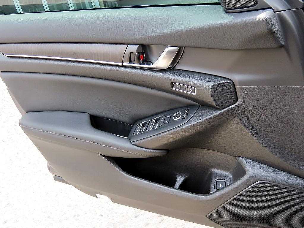 Honda Accord - Vista 12