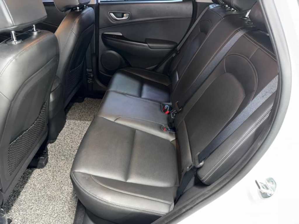 HYUNDAI Kona - Vista 6