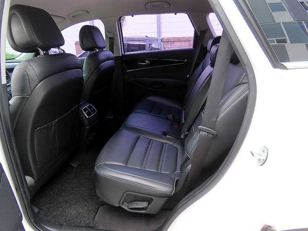 KIA Sorento - Vista 6