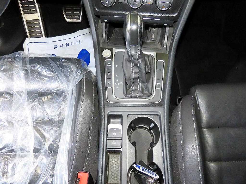 Volkswagen Golf - Vista 11
