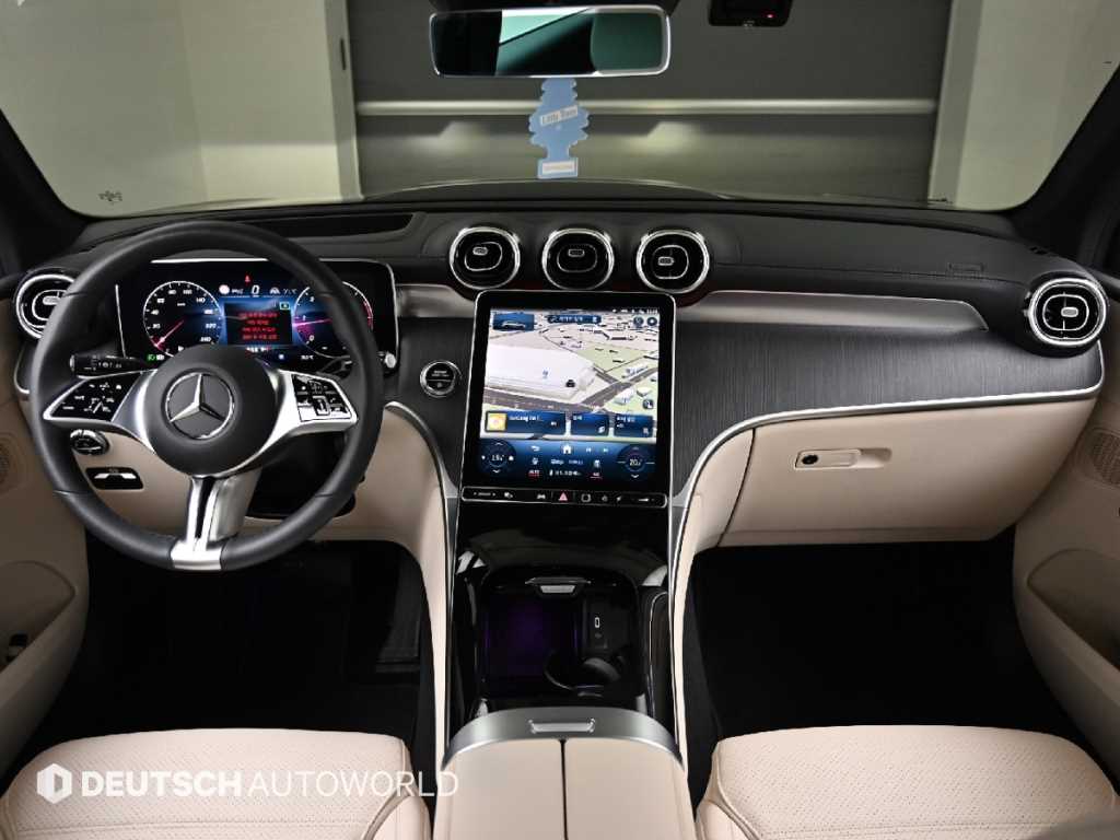 Mercedes Benz GLC Class - Vista 7