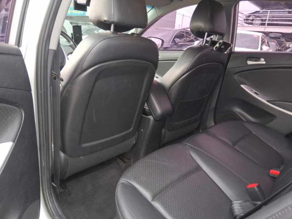 HYUNDAI Accent 2011 - Importación desde Corea - HF Imports Iquique - Foto 14