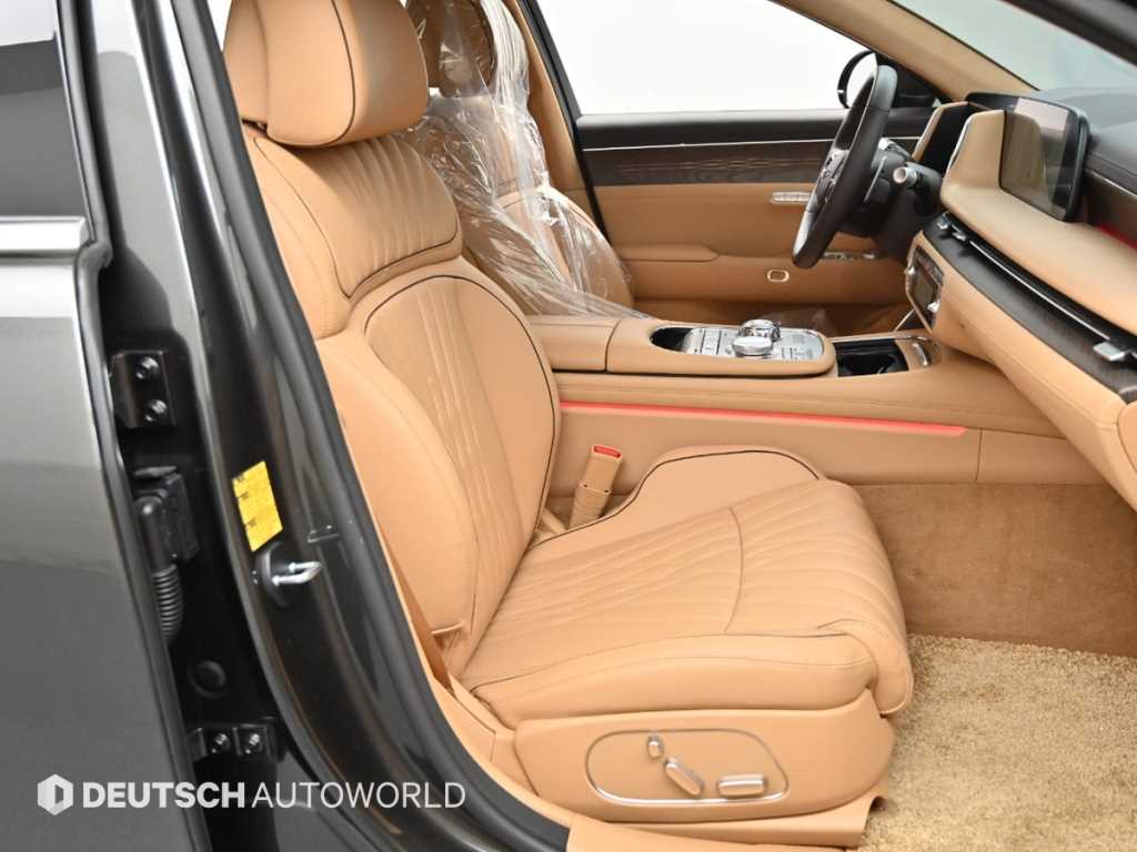 Genesis G90 - Vista 10