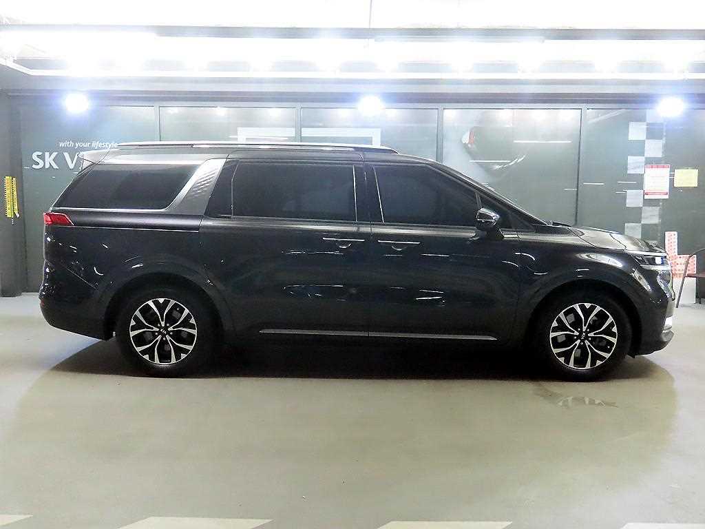 KIA Carnival - Vista 3