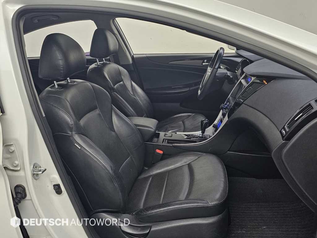 HYUNDAI Sonata - Vista 10