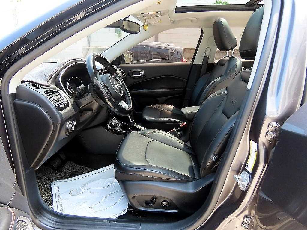 Jeep Compass - Vista 5