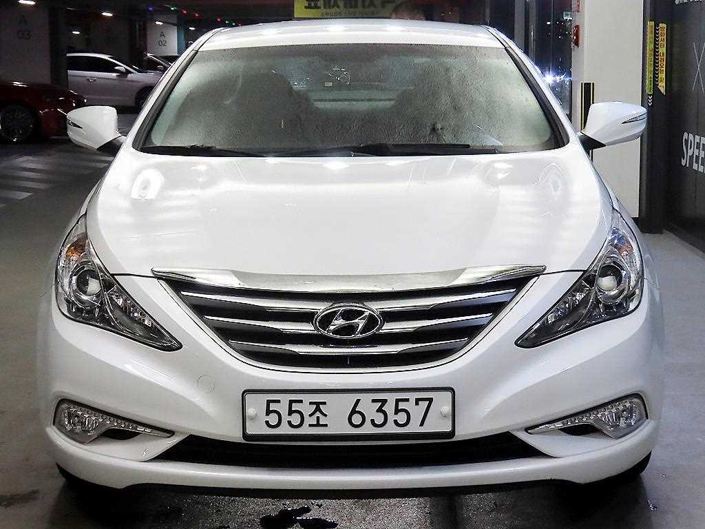 HYUNDAI Sonata - Vista 2