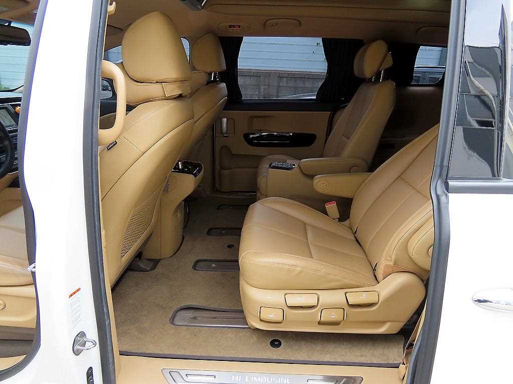 KIA Carnival - Vista 6