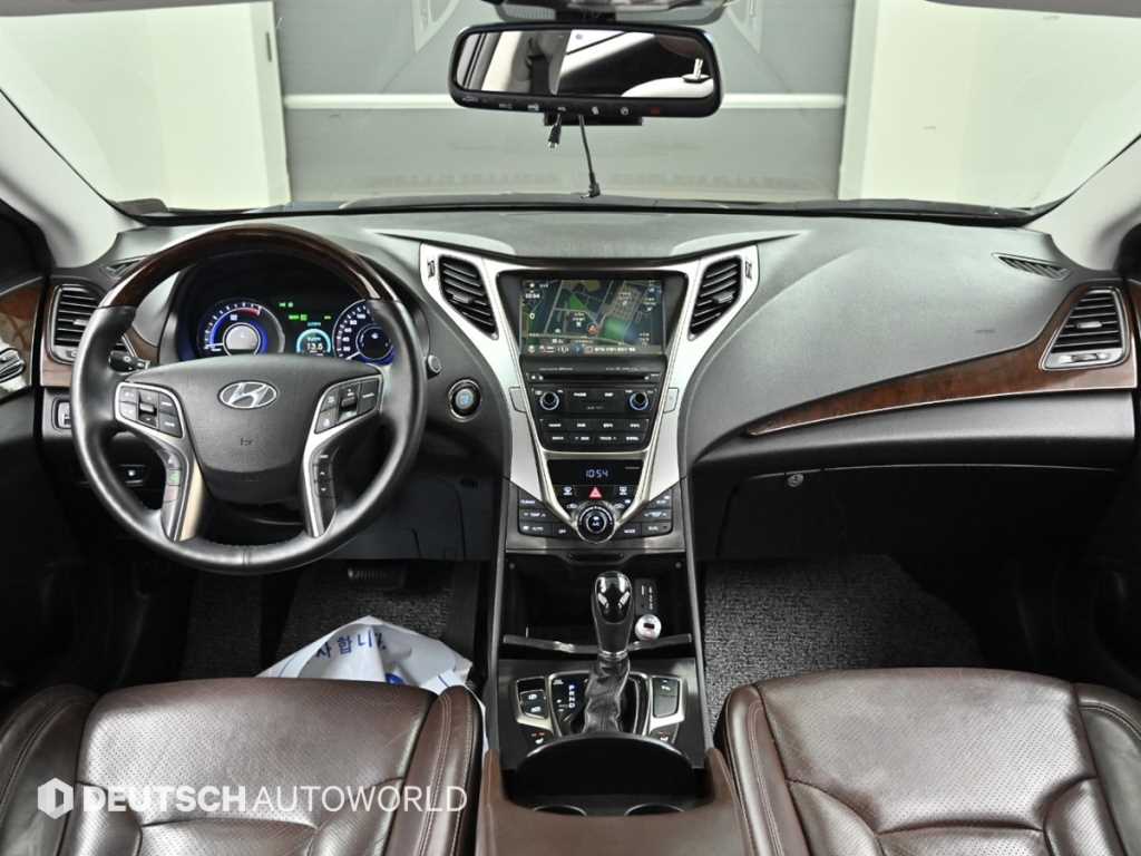 HYUNDAI Grandeur - Vista 7