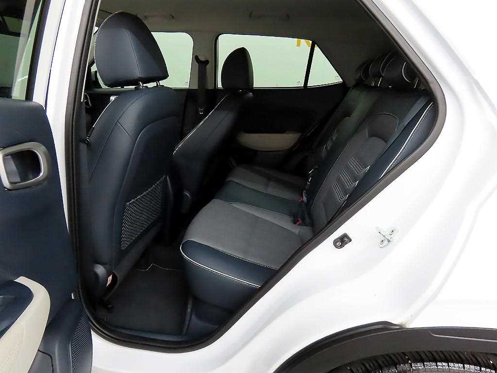 HYUNDAI Venue - Vista 6