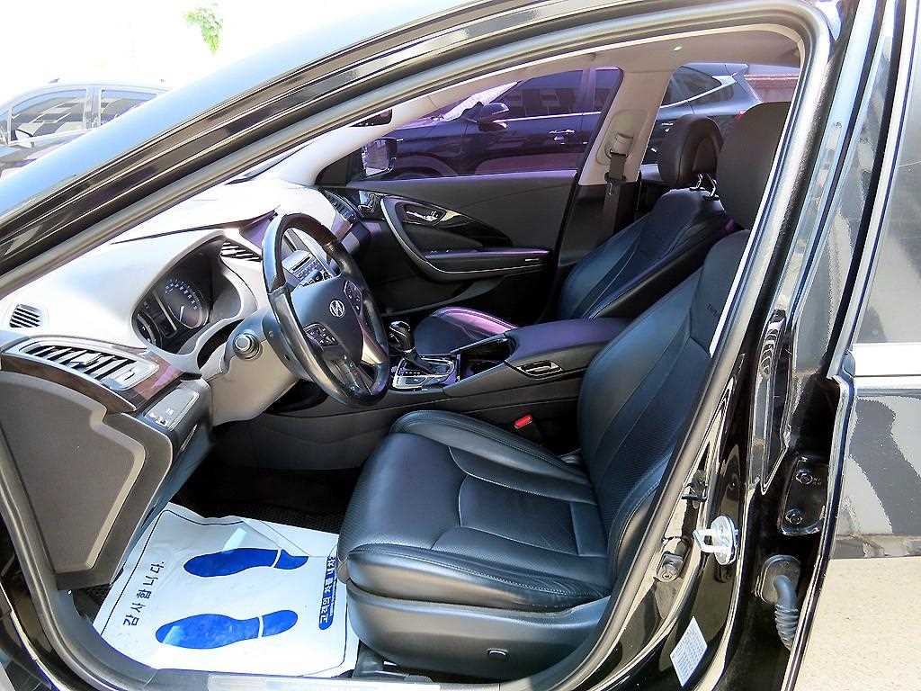 HYUNDAI Grandeur - Vista 5