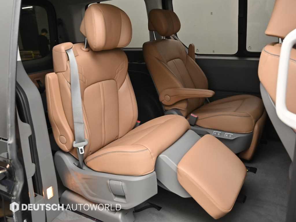 HYUNDAI Staria - Vista 12