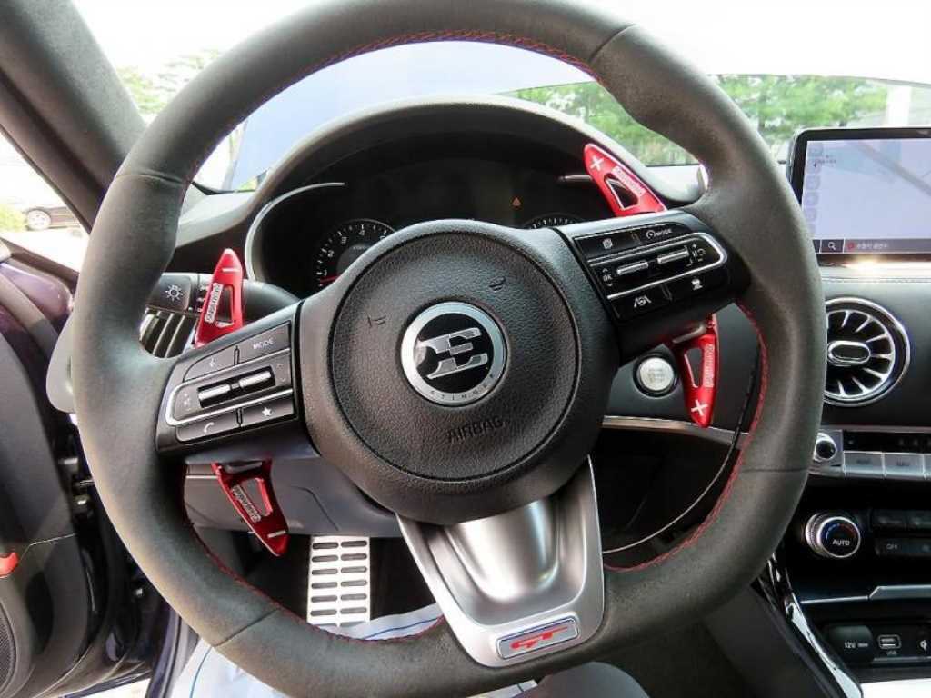 KIA Stinger - Vista 8