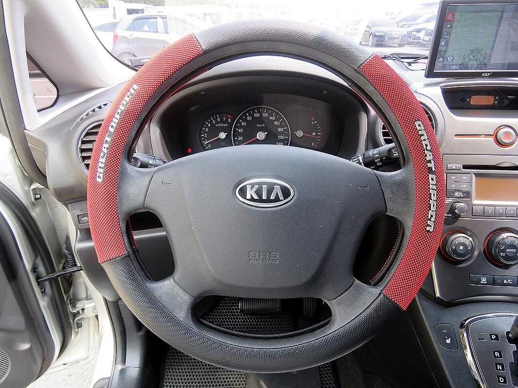 KIA Carens - Vista 9