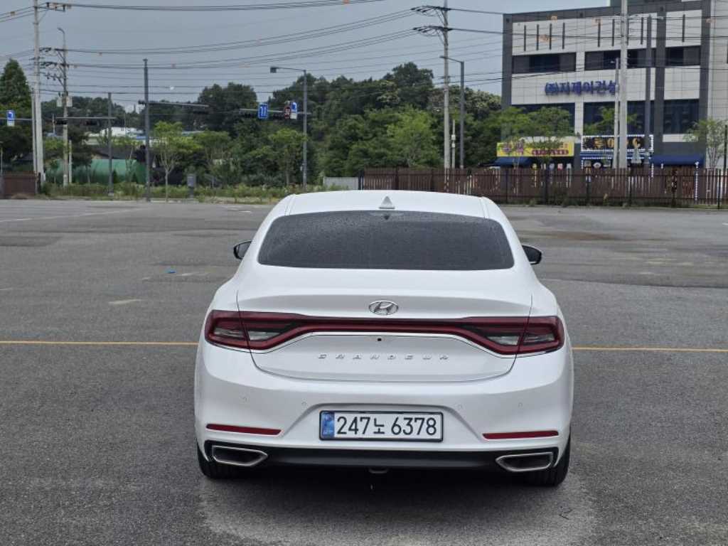 HYUNDAI Grandeur - Vista 3