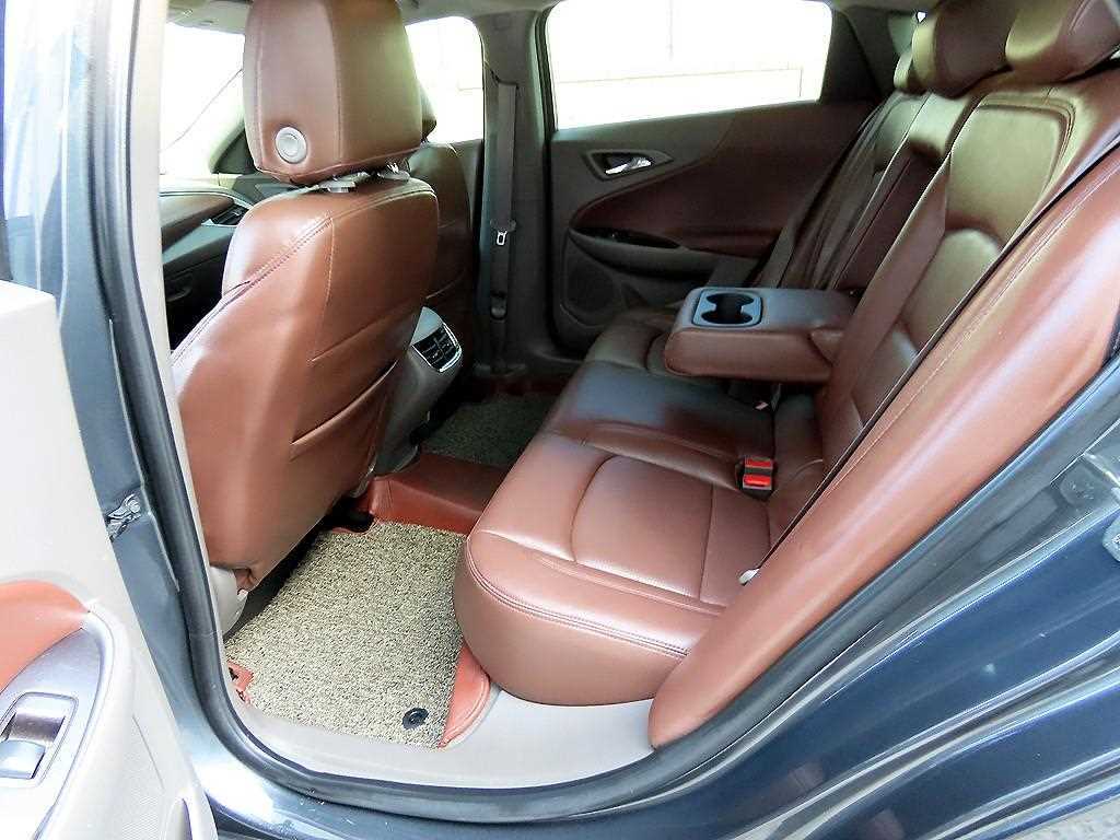 Chevrolet Malibu - Vista 6