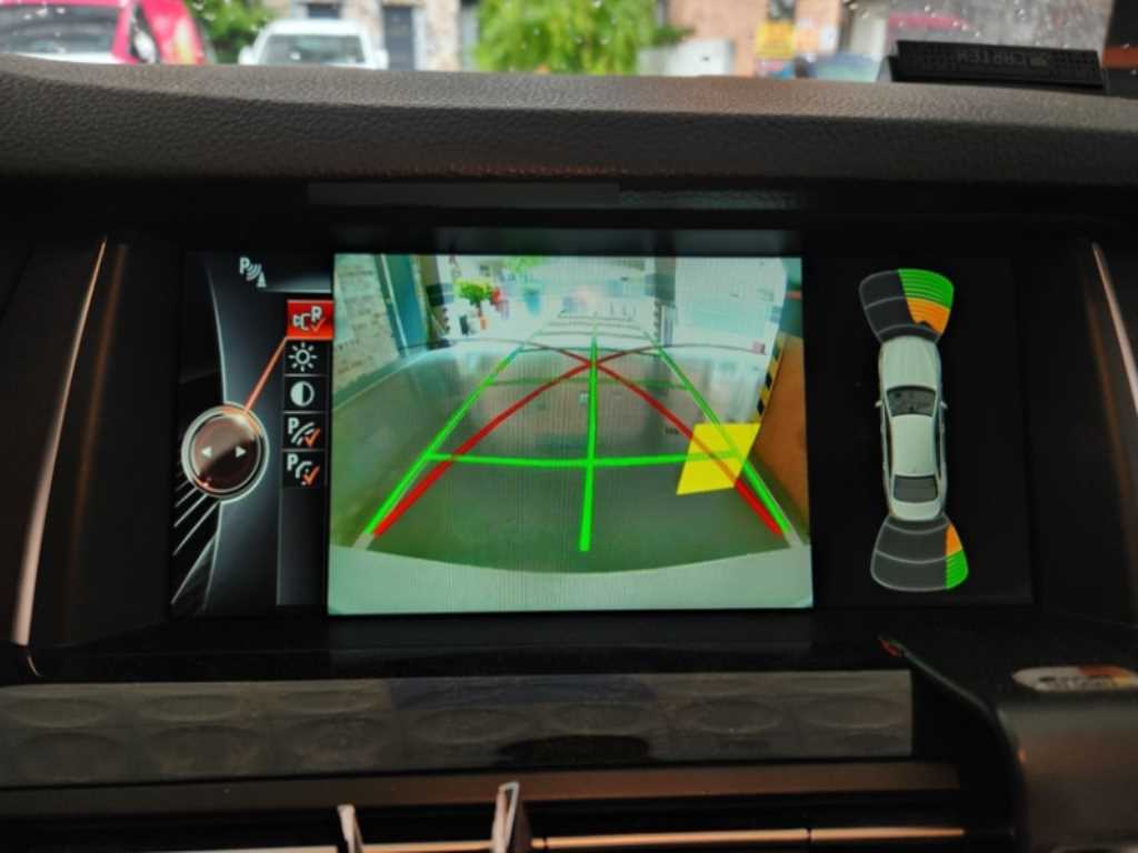 BMW 5 Series - Vista 8