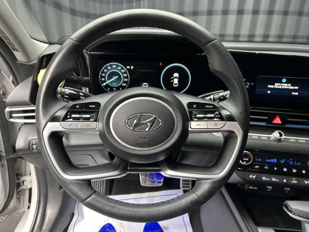 HYUNDAI Avante - Vista 7