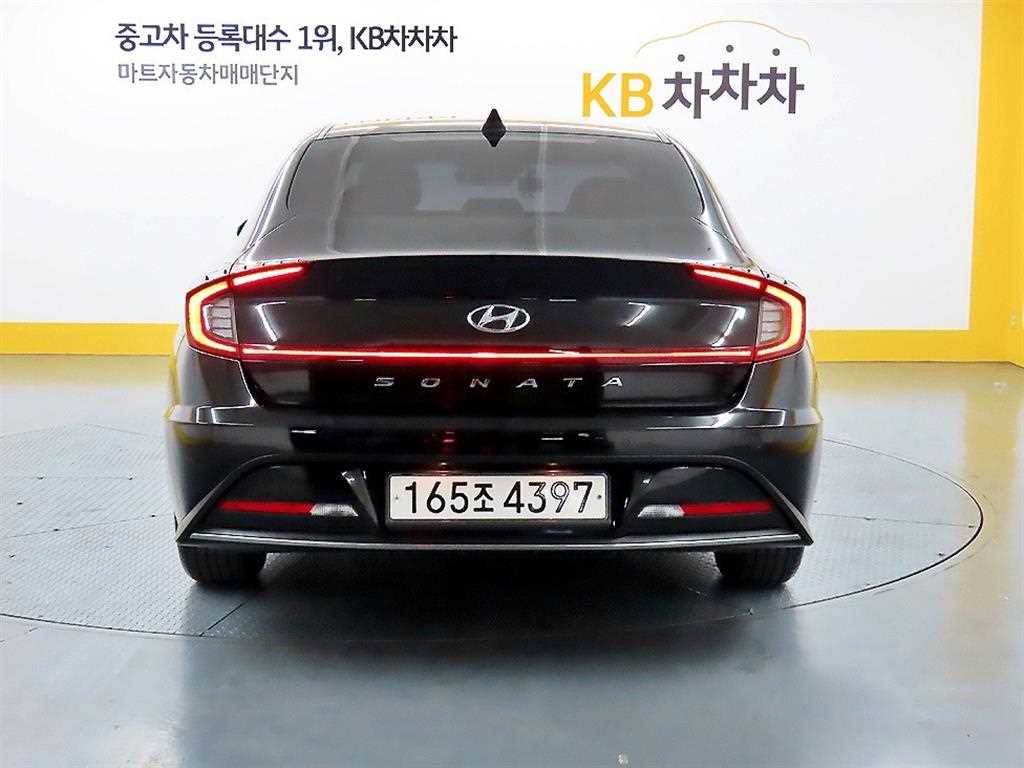 HYUNDAI Sonata - Vista 3