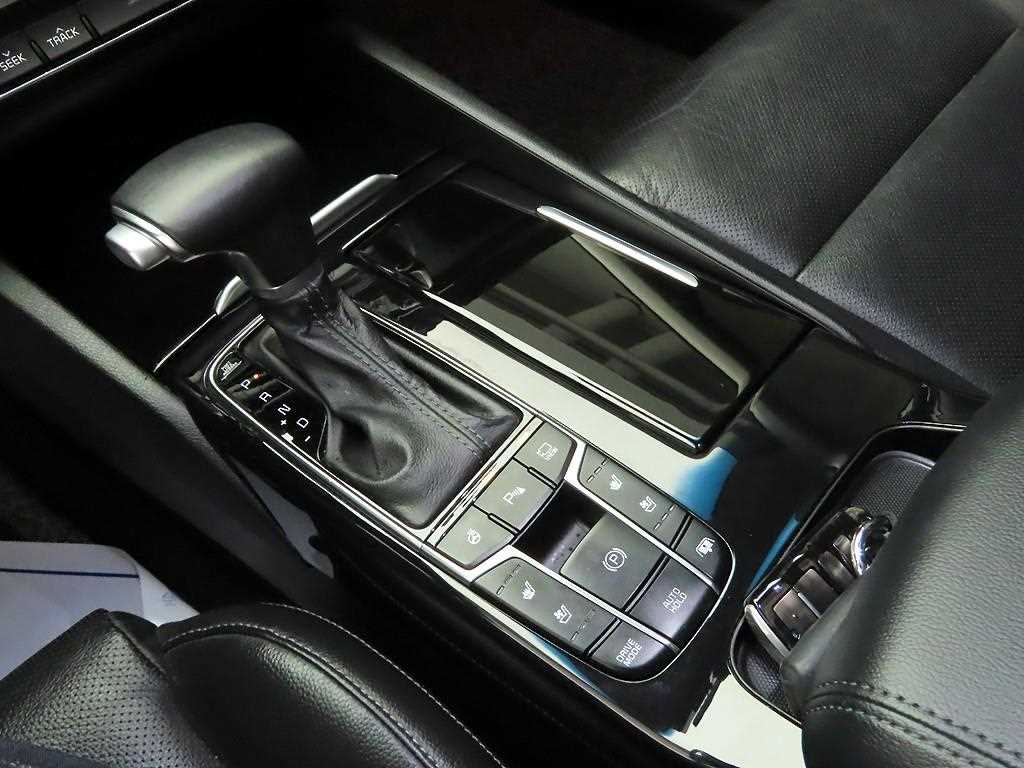 KIA K7 - Vista 10
