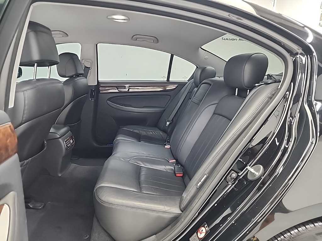 HYUNDAI Genesis - Vista 12
