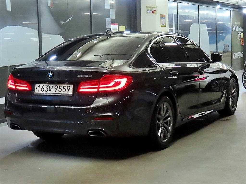BMW 5 Series - Vista 4