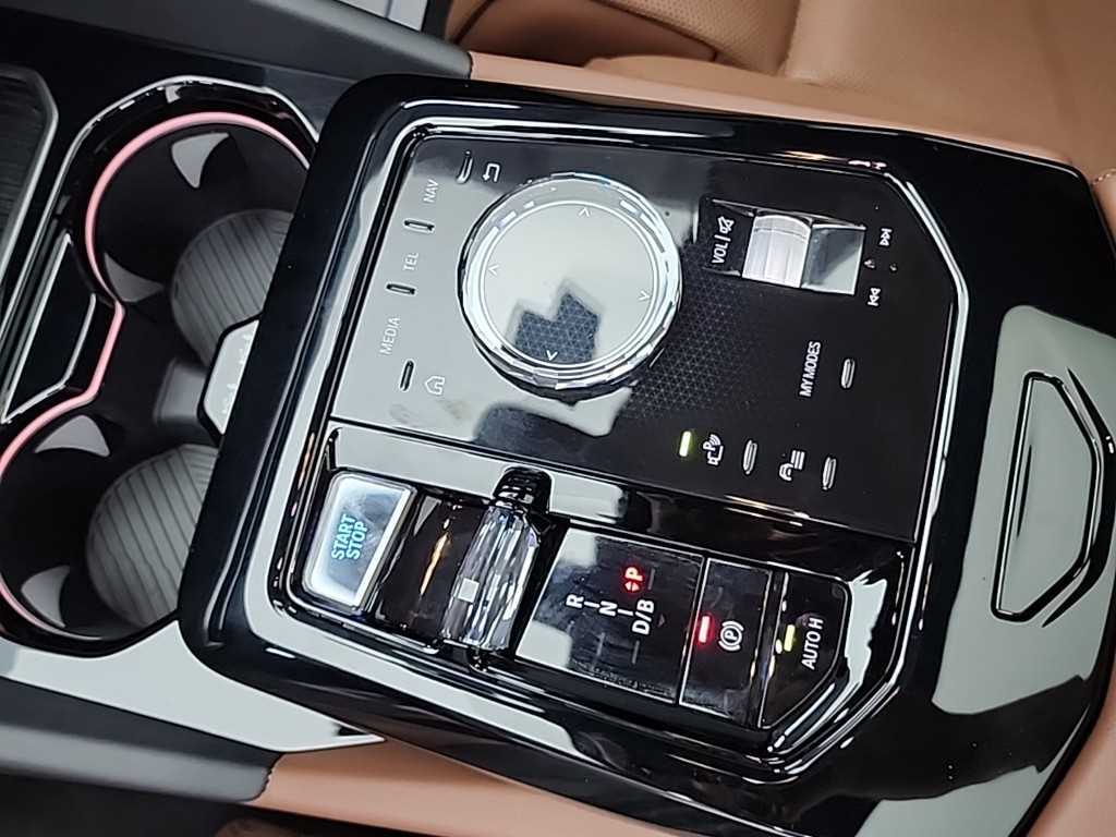 BMW i5 - Vista 8