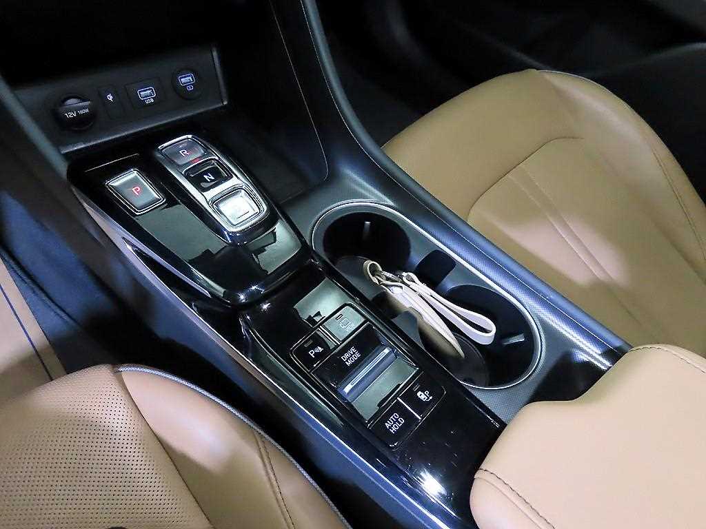 HYUNDAI Sonata - Vista 12