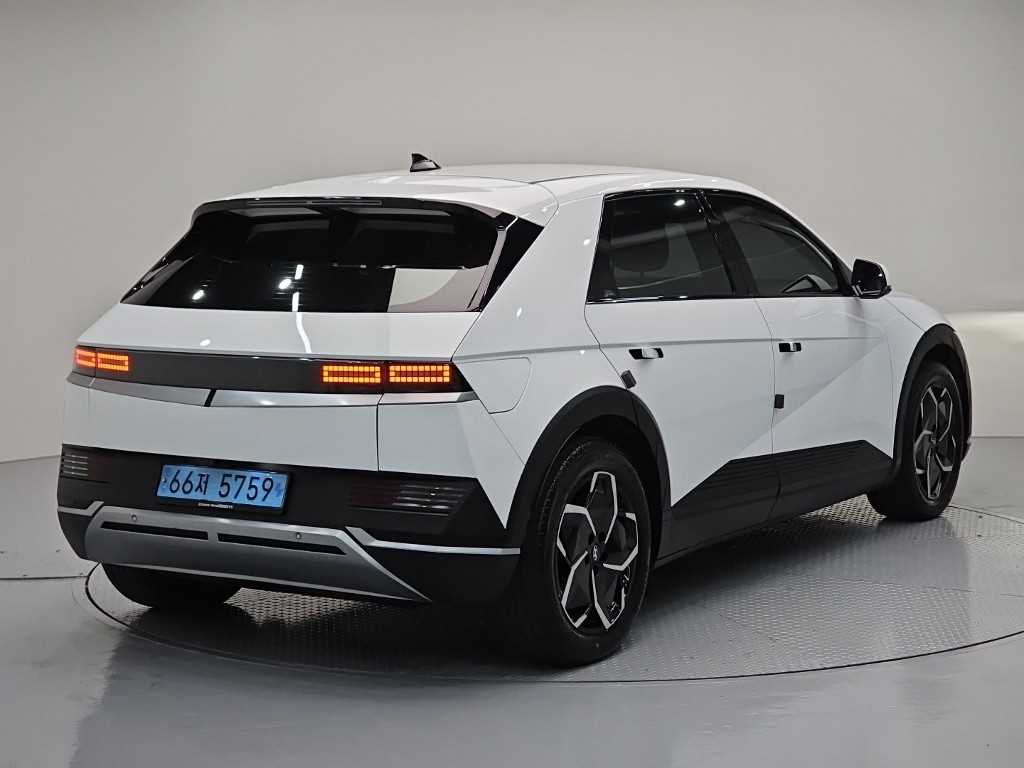HYUNDAI Ioniq 5 - Vista 4