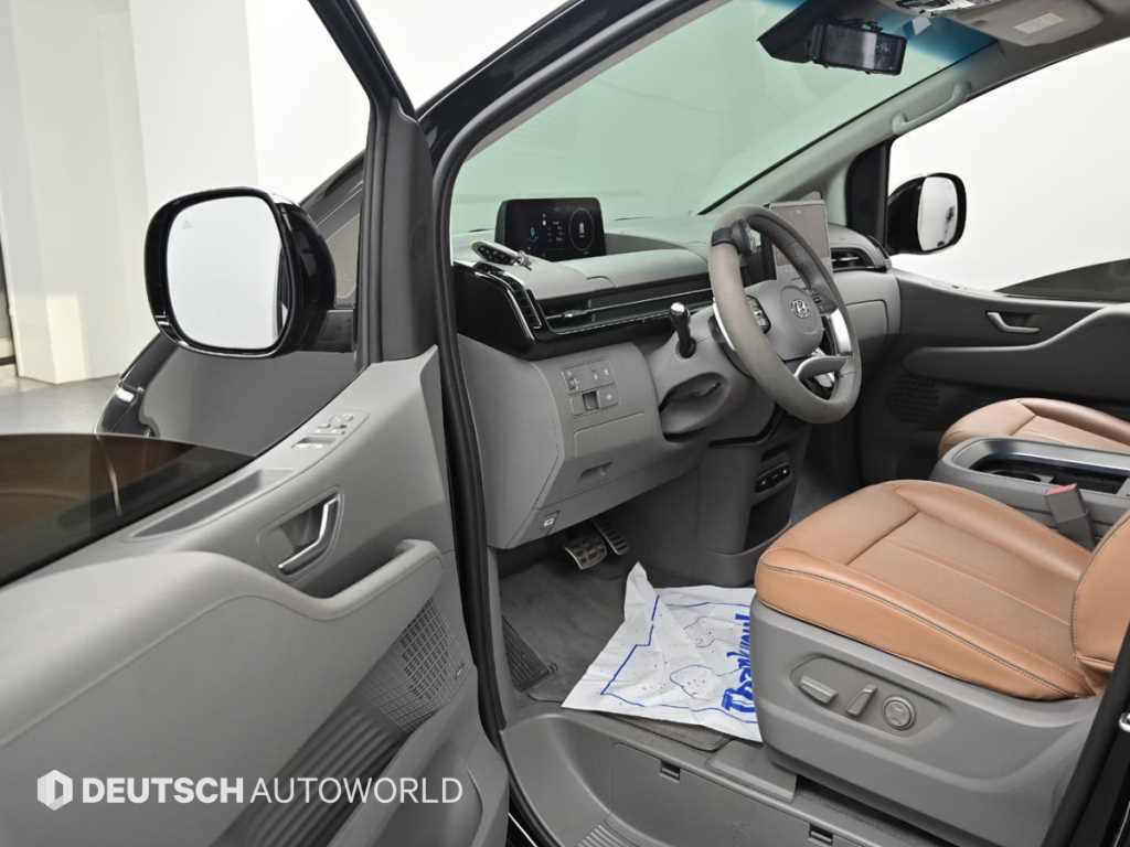 HYUNDAI Staria - Vista 11