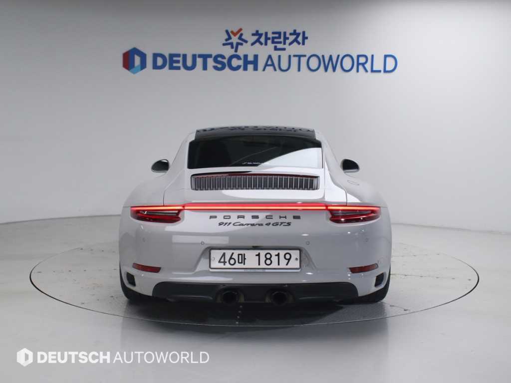 Porsche 911 - Vista 4