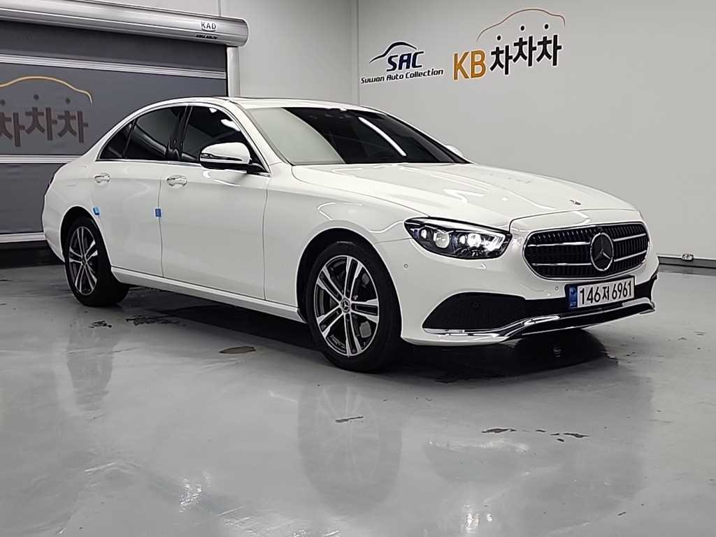 Mercedes Benz E class - Vista 4