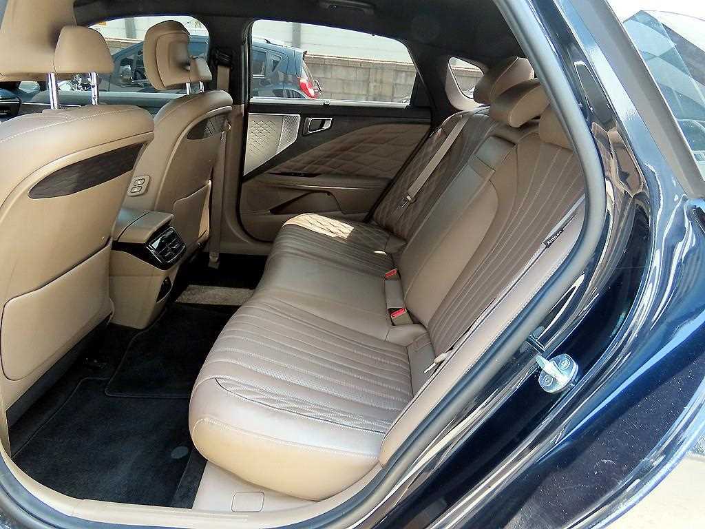 KIA K8 - Vista 6