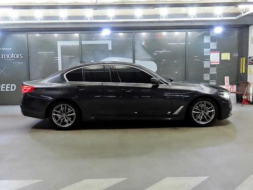 BMW 5 Series - Vista 3