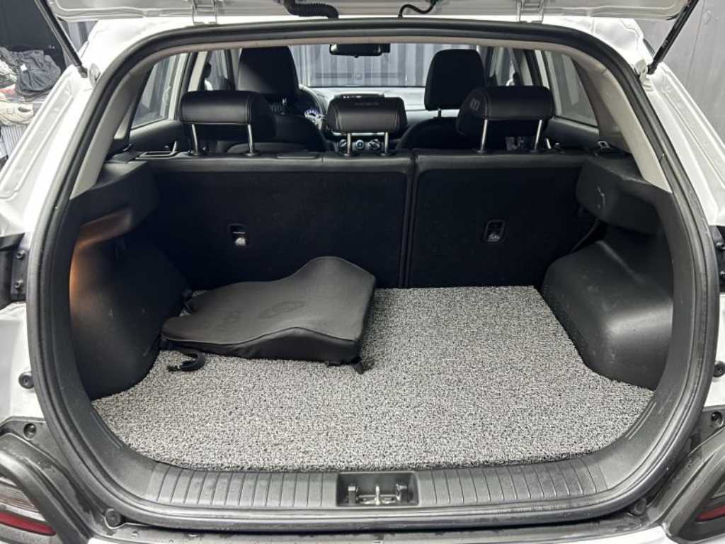 HYUNDAI Kona - Vista 5