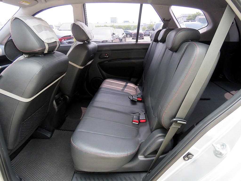KIA Carens - Vista 7