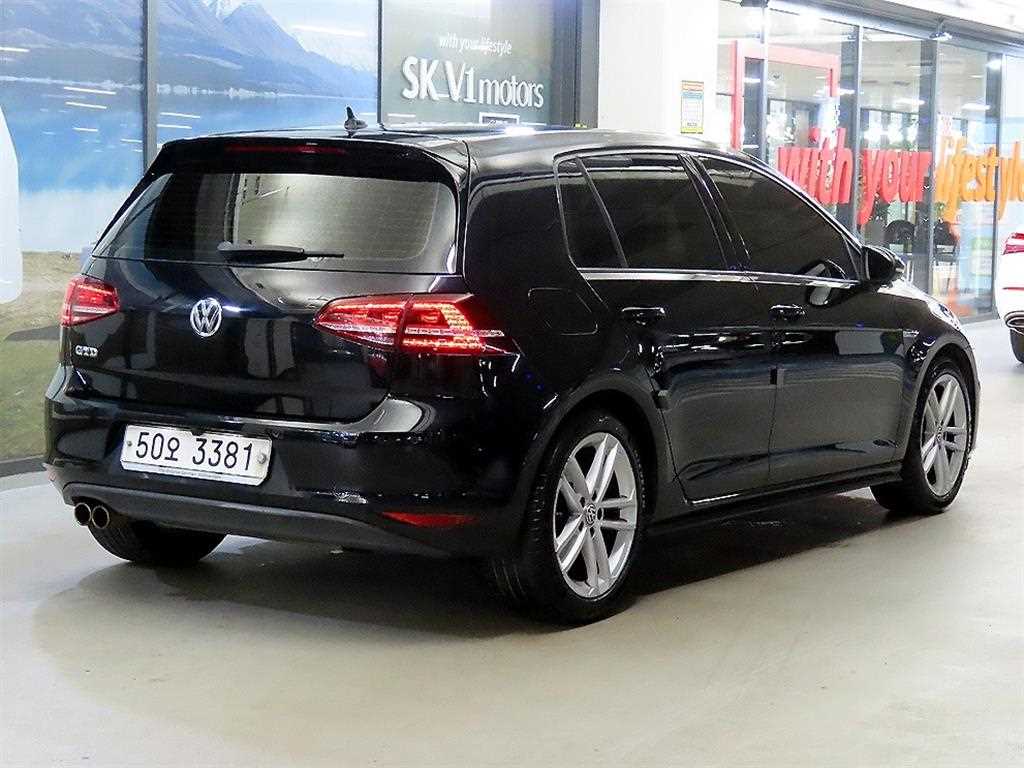 Volkswagen Golf - Vista 4