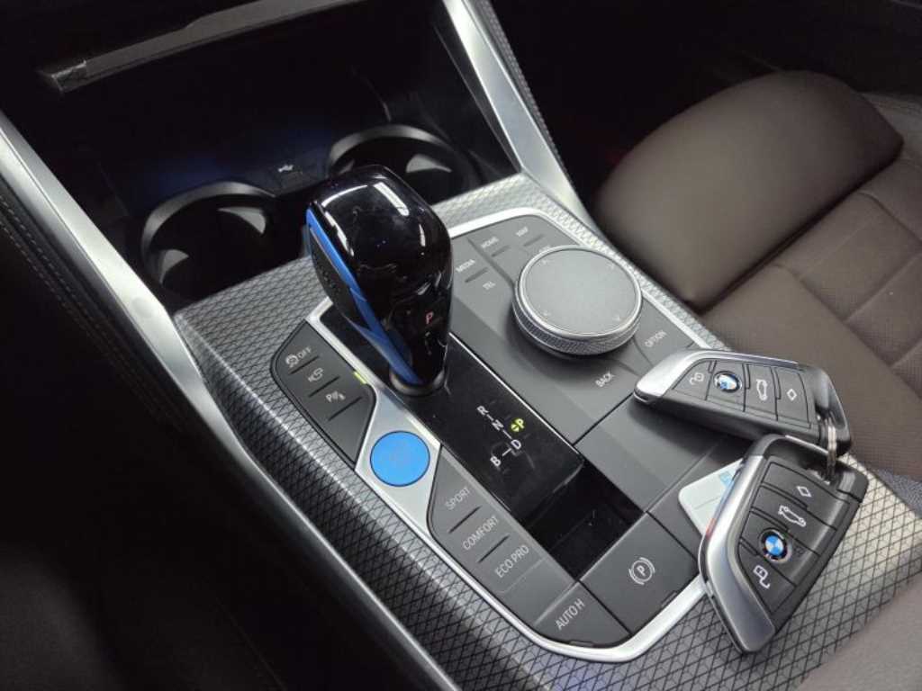 BMW i4 2022 - Importación desde Corea - HF Imports Iquique - Foto 15
