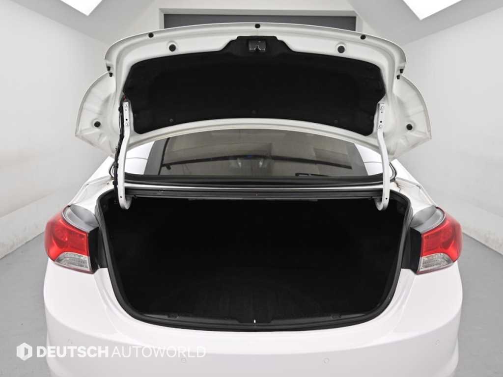HYUNDAI Avante 2013 Blanco - Importación desde Corea - HF Imports Iquique - Foto 19