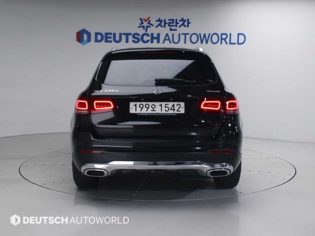 Mercedes Benz GLC Class - Vista 4