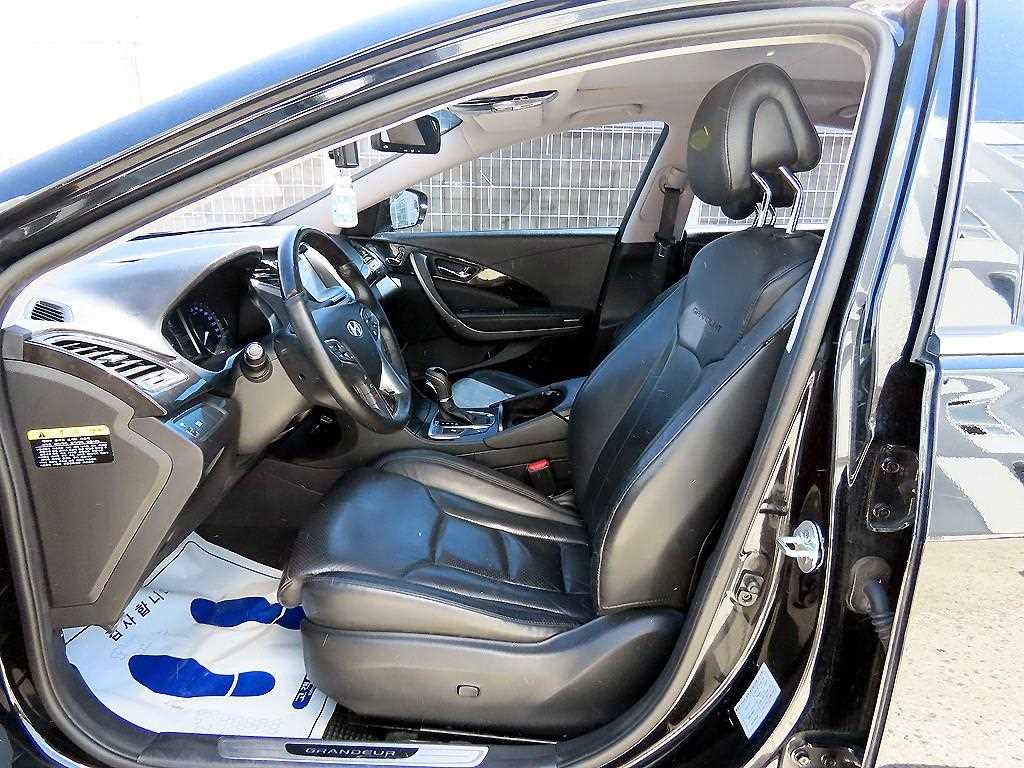 HYUNDAI Grandeur - Vista 5
