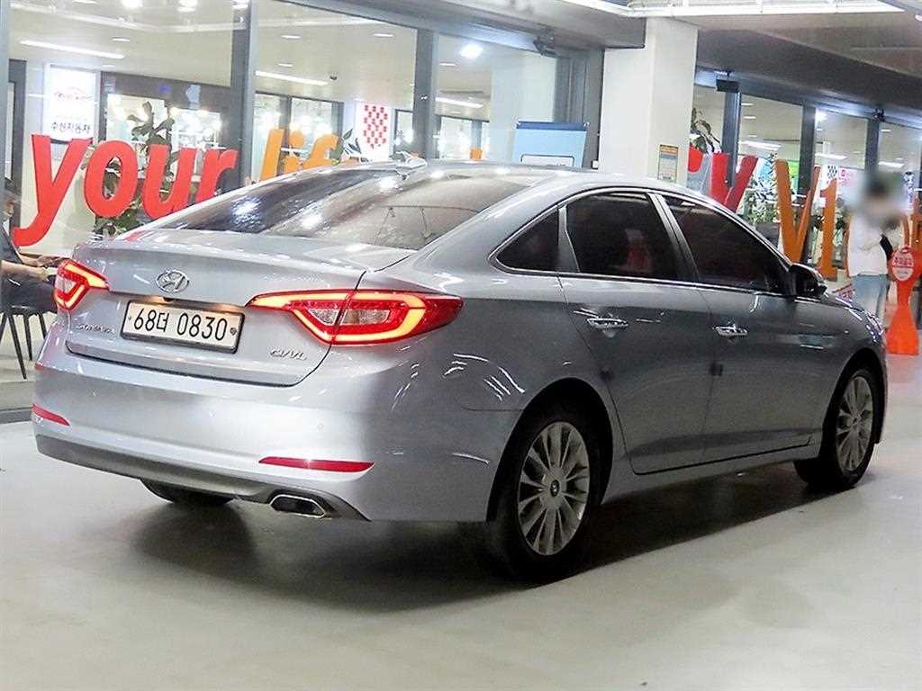 HYUNDAI Sonata - Vista 4