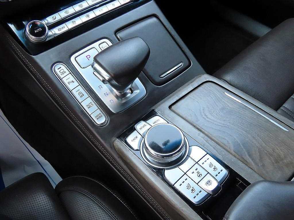 Genesis G90 - Vista 11