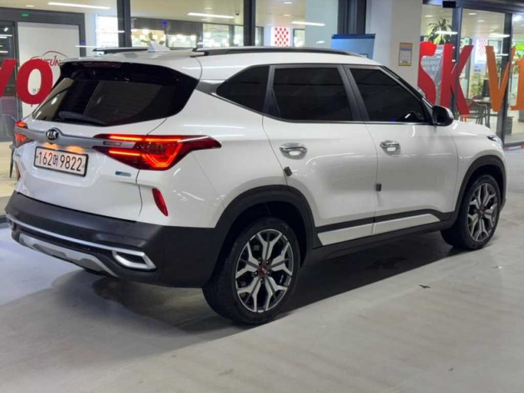 KIA Seltos - Vista 4